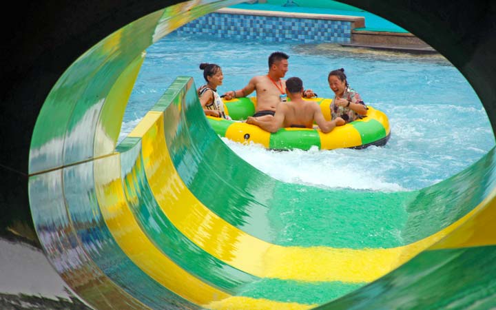 蘇州樂(lè)園森林水世界正式營(yíng)業(yè)首日接待游客近萬(wàn)人